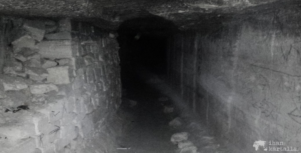 30-8-odessa-katakombit-banneri