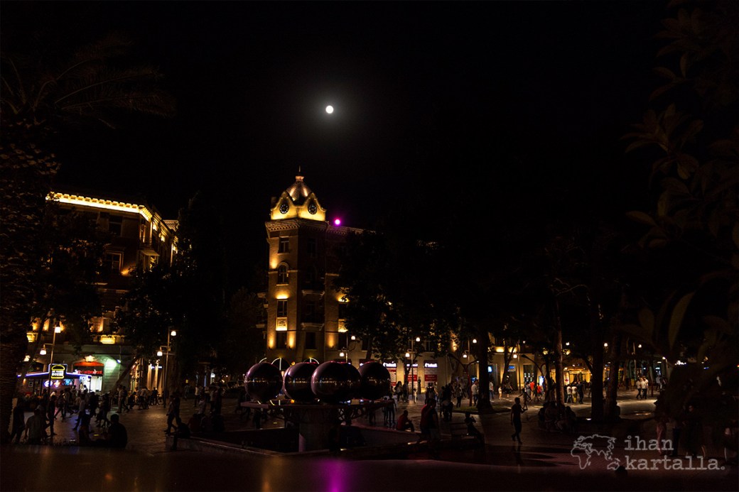 fountain-square-baku-2