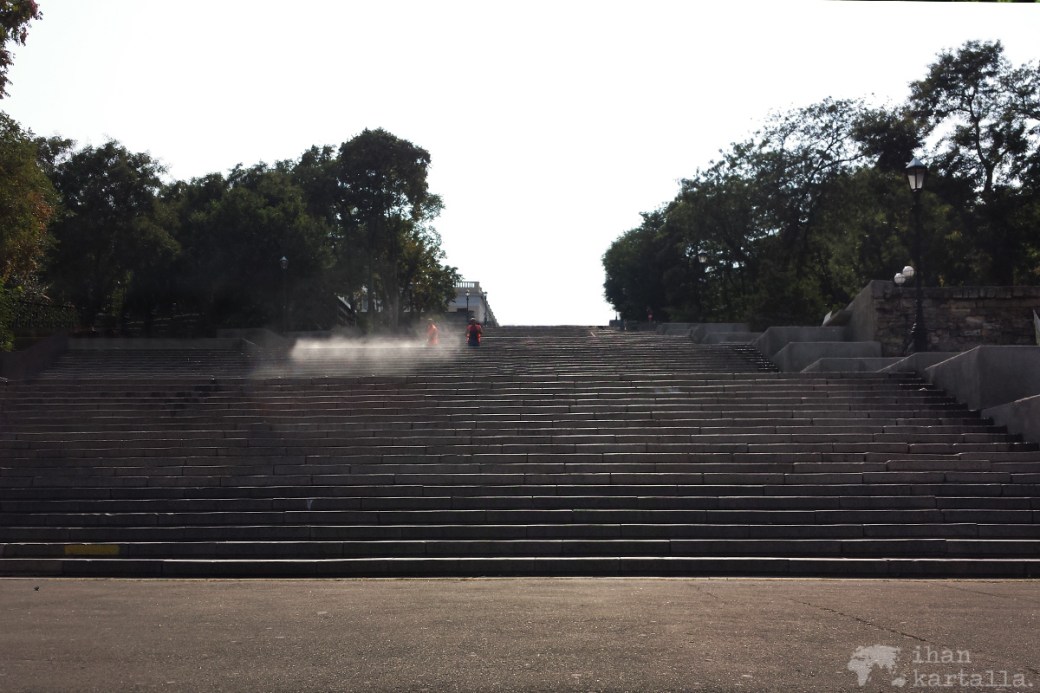 28-8-odessa-potemkin-stairs