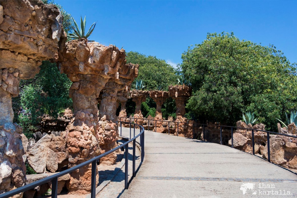 1-6 barcelona park guel ulkoilua