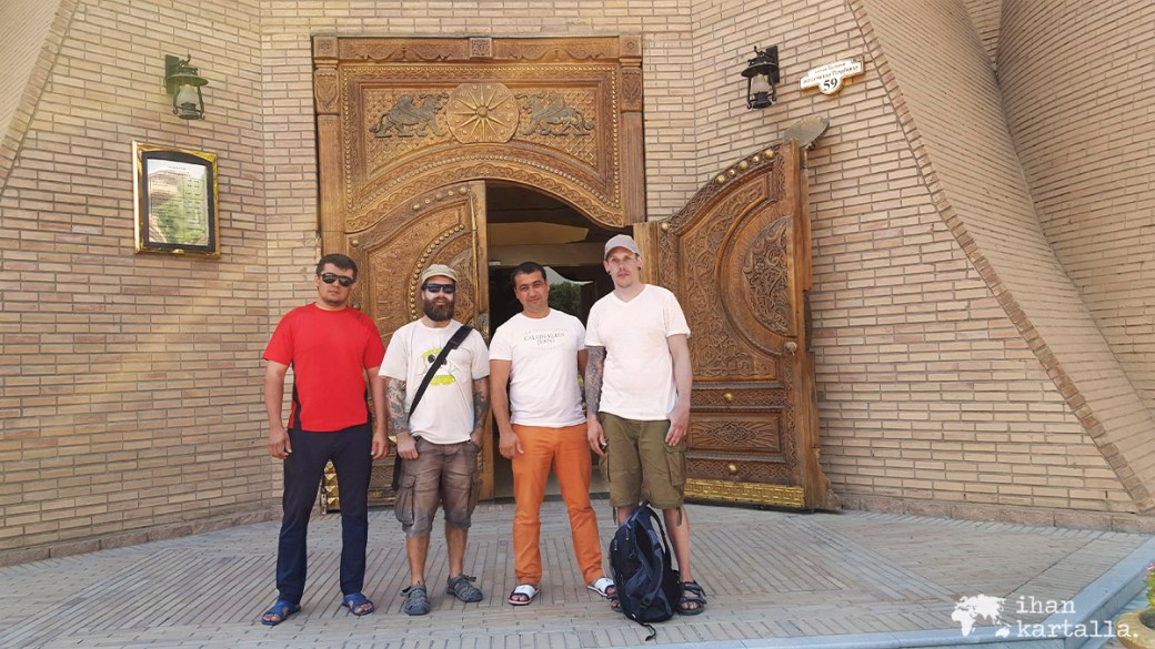 11-7 tadzikistan khujand autokauppiaat