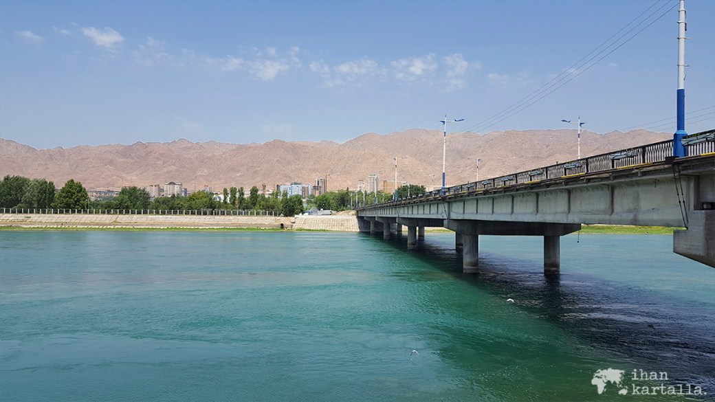 11-9 tadzikistan khujand syrdarja river