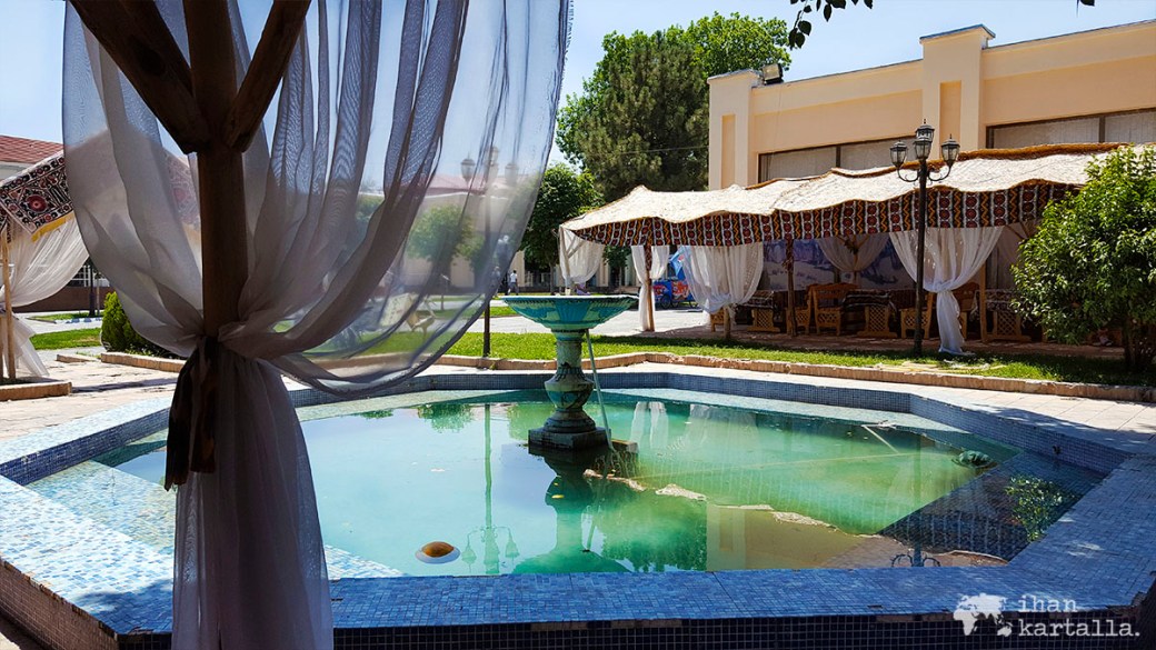 8-7 uzbekistan samarkand Bibikhanum Teahouse