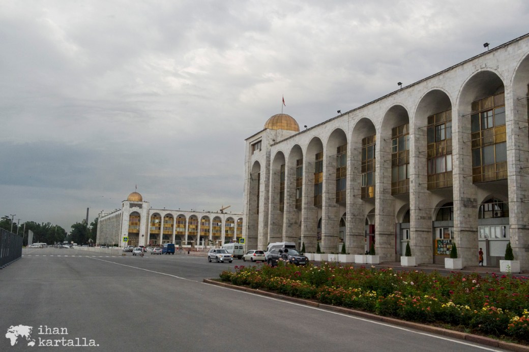 14-7 kirgisia bishkek ala-too square