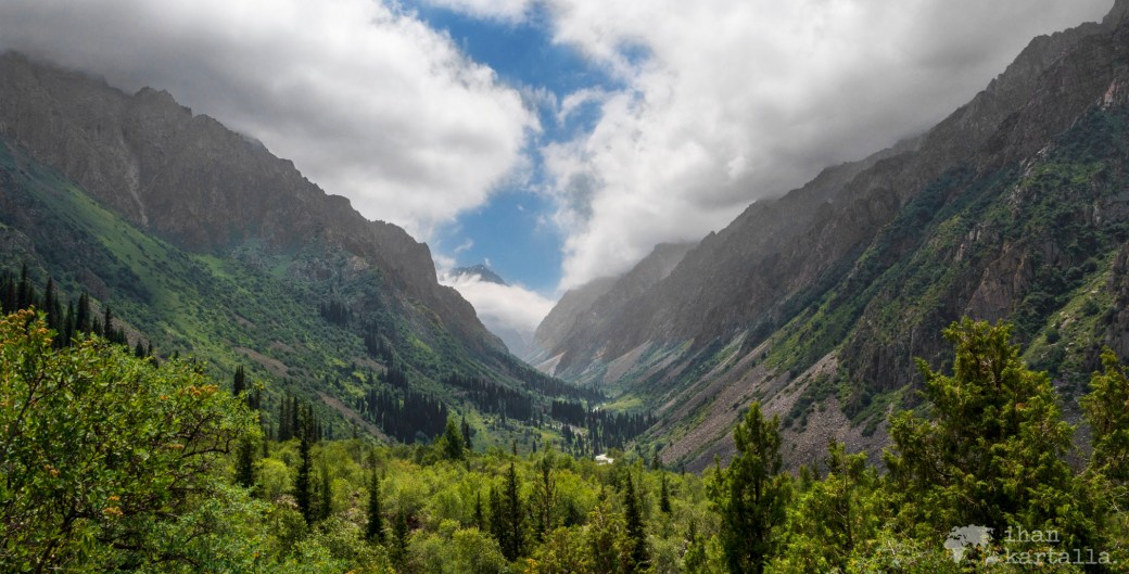 15-7 kirgisia bishek banneri