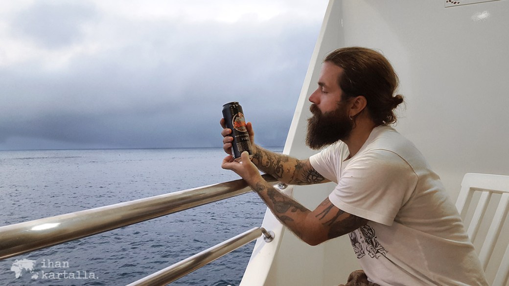 10-9-galapagos-cormorant-aura