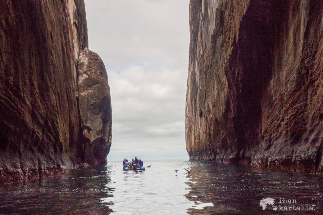 11-9-galapagos-cerro-brujo-panga-ride
