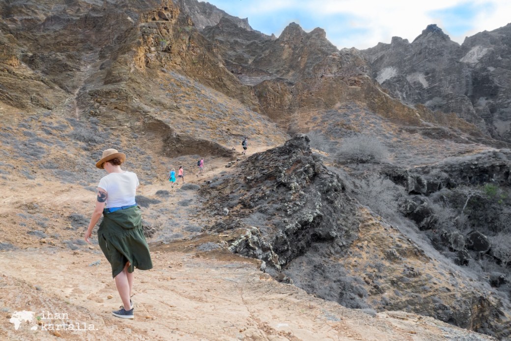 11-9-galapagos-punta-pitt-walk