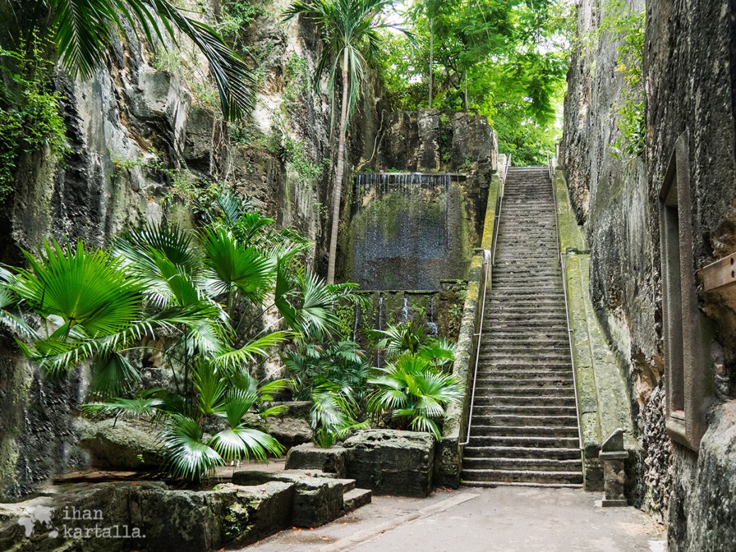 2-9-bahama-queens-stairs