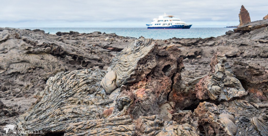 9-9-galapagos-santiago-banneri