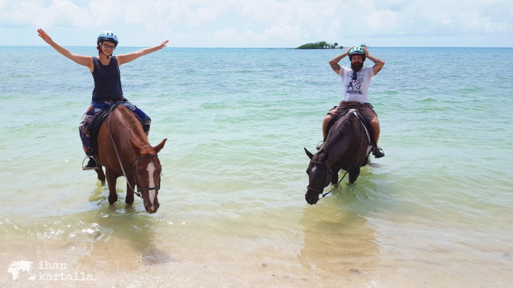 3-9-bahama-ratsastaa-meressa