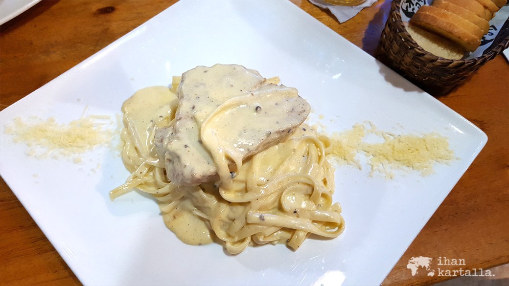 6-9-galapagos-puerto-ayora-rock