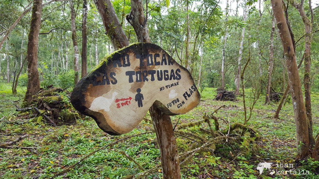 7-9-galapagos-rancho-primicias-sign
