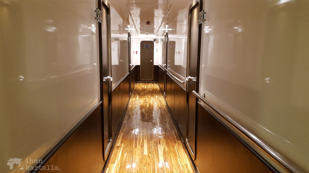 8-9-galapagos-cormorant-cabins