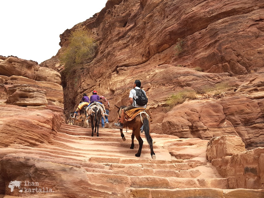 3-4-jordan-petra-monastery-riders