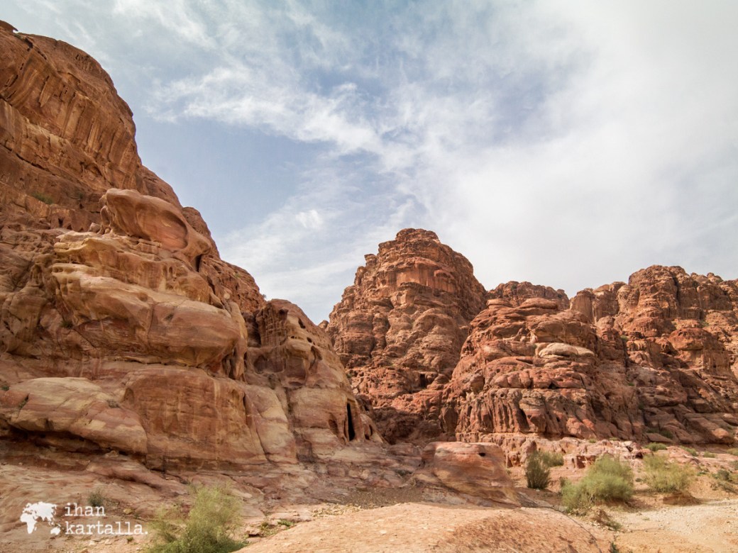 3-4-jordan-petra-rocks
