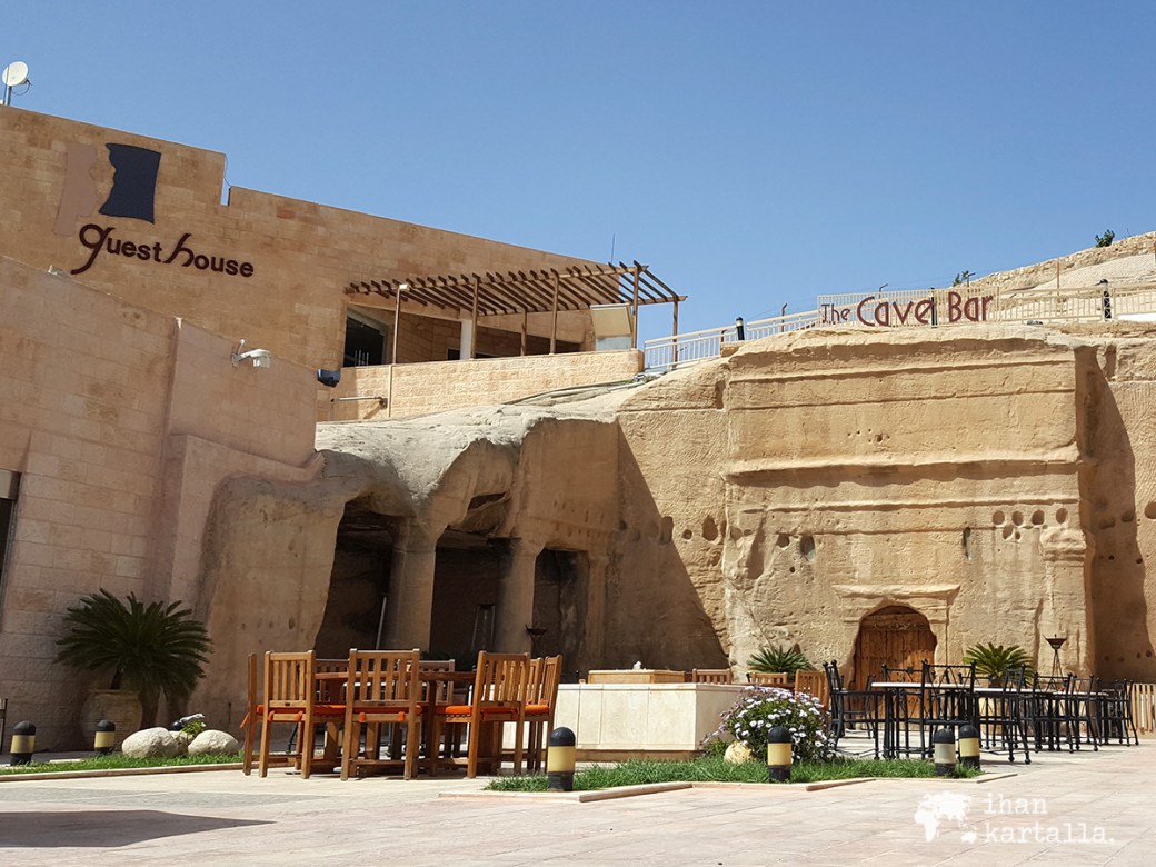 4-4-jordan-petra-cave-bar-2