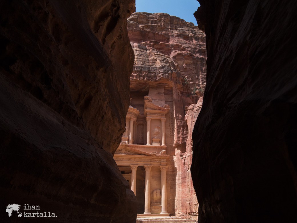 4-4-jordan-petra-the-siq-treasury